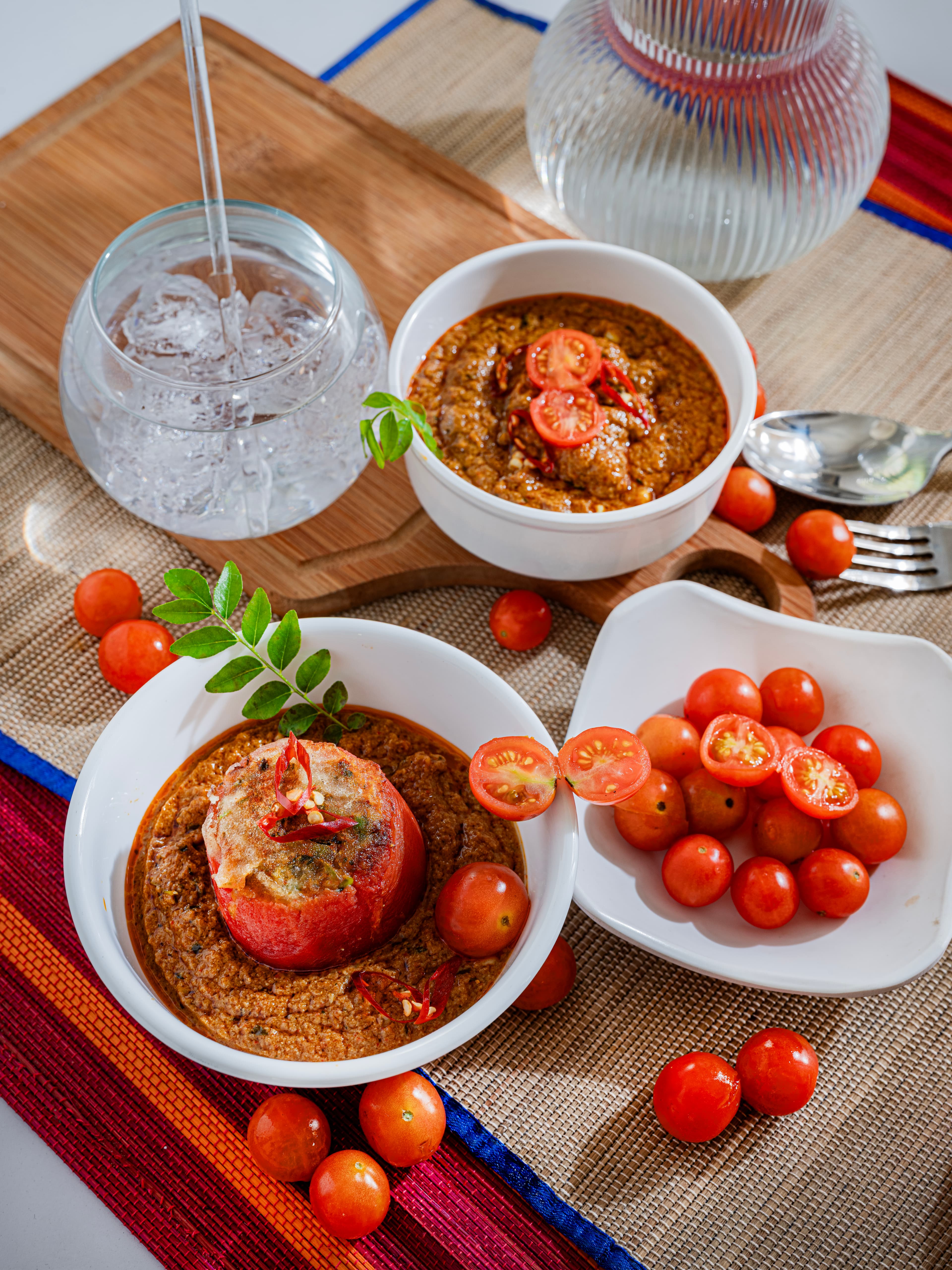 Bharwa tamatar masala